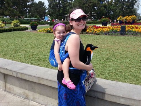 Loving my Wrapsody Stretch Hybrid Orca at SeaWorld! (bought new from Quirkybaby...before I was the owner, lol!)